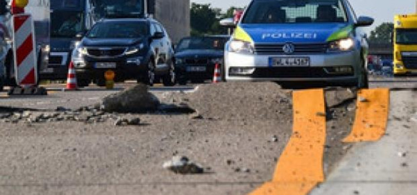 İstidən yolların asfalt-beton örtüyü çatlayır