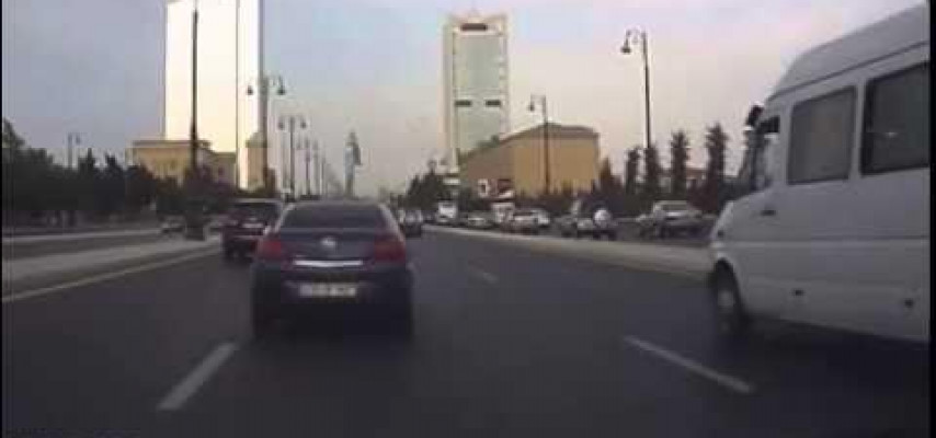 Yaşlı qadın yolun ortasında ölümdən belə qurtuldu
