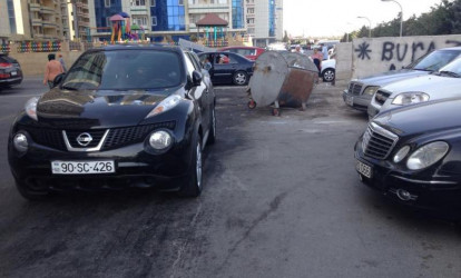 Parkinq qaydasını bilməyən sürücüdən nə gözləyəsən?
