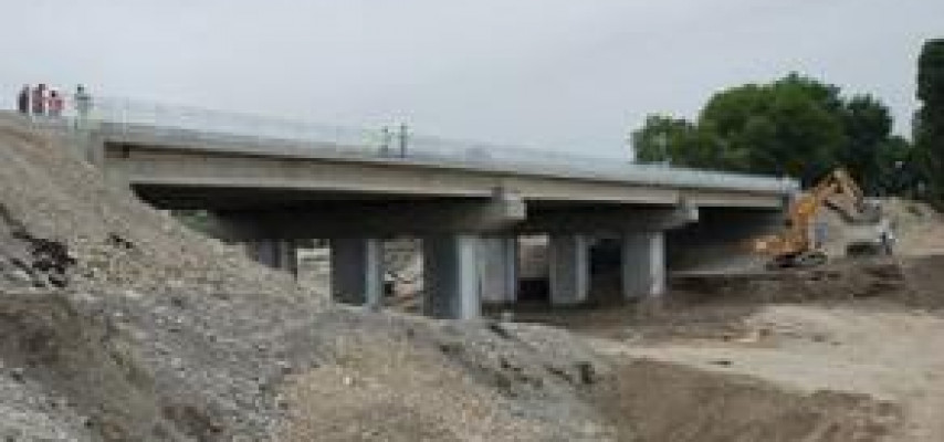 Dəmir yolunun Sumqayıt hissəsində torpaq işlərinə başlanılıb