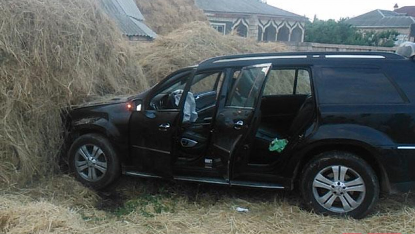 Xaçmazda 100 minlik maşını belə əzdilər: yaralı var