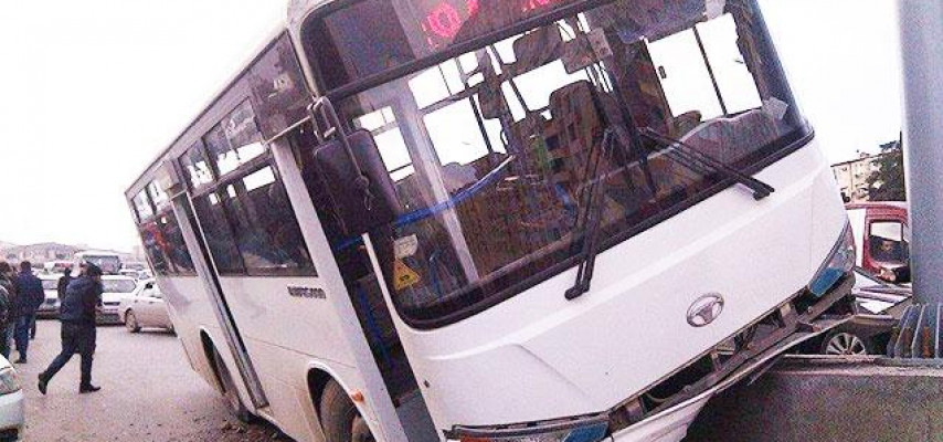 Bakıdakı avtobus qəzaları nəzarətə götürüldü