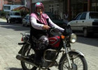 98 yaşlı nənə motosikleti "uçurtdu"