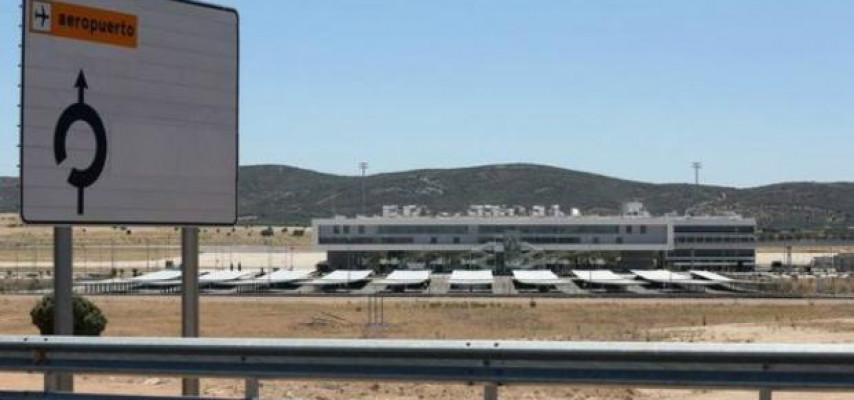 1 milyarda tikilən aeroport 10 min avroya satılır