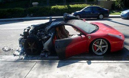 “Ferrari” belə yanıb kül oldu