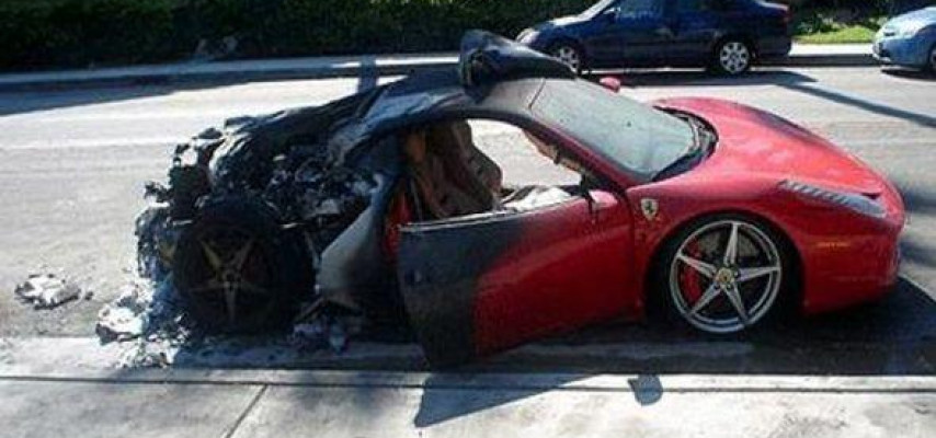 “Ferrari” belə yanıb kül oldu