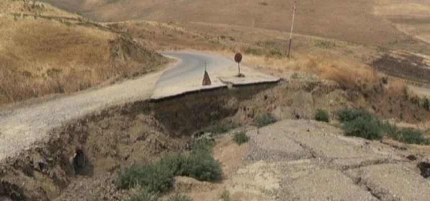 Azərbaycanda magistral yol çökdü