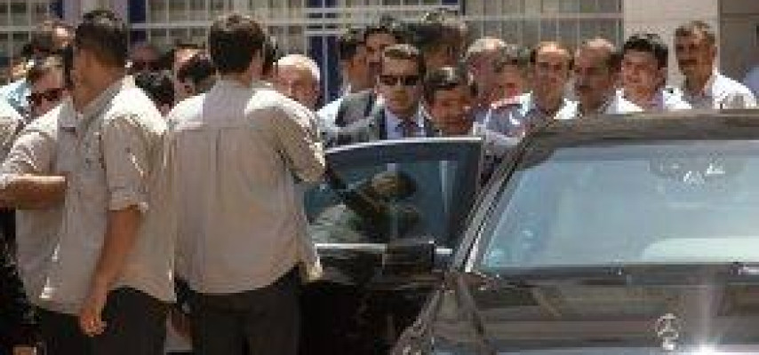 Baş nazirin avtomobil kortejində qəza: yaralılar var