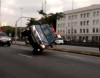 Polis maşını belə aşdı