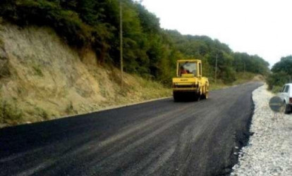 Ermənilər Qarabağa gedən ikinci yolu asfaltlayırlar
