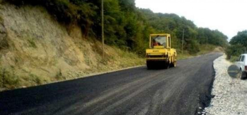 Ermənilər Qarabağa gedən ikinci yolu asfaltlayırlar