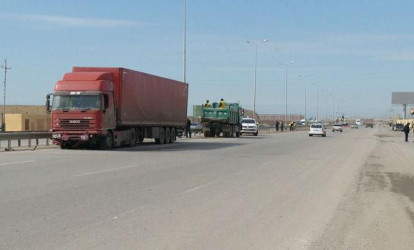 Yük maşınlarının gündüz saatlarında Bakıya girişinə qadağa