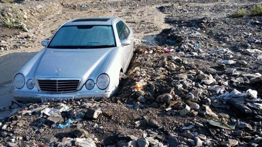 Qəbələni sel basdı; maşınlar bu hala düşdü – FOTO