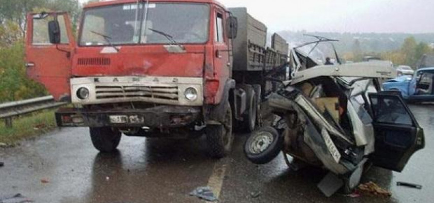 Dəhşətli yol qəzası: 9 ölü