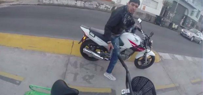 Canlı yayımda qarət YouTube-da hit oldu