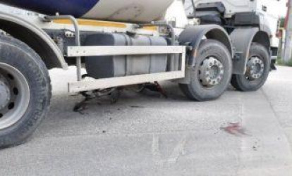 Avtomobil oğurlayırdı, betonqarışdıranın altında qaldı
