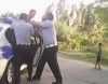 Bakıda qadın kişilərə qoşulub polisləri döydü