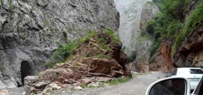 Leysan Quba-Xınalıq yolunu bağladı