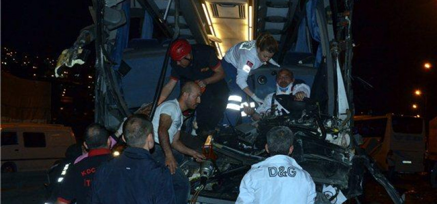Azərbaycanda qatar avtomobillə toqquşdu