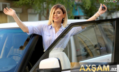 Rəqsanənin qızı ona alınan maşını qaytardı – FOTOLAR