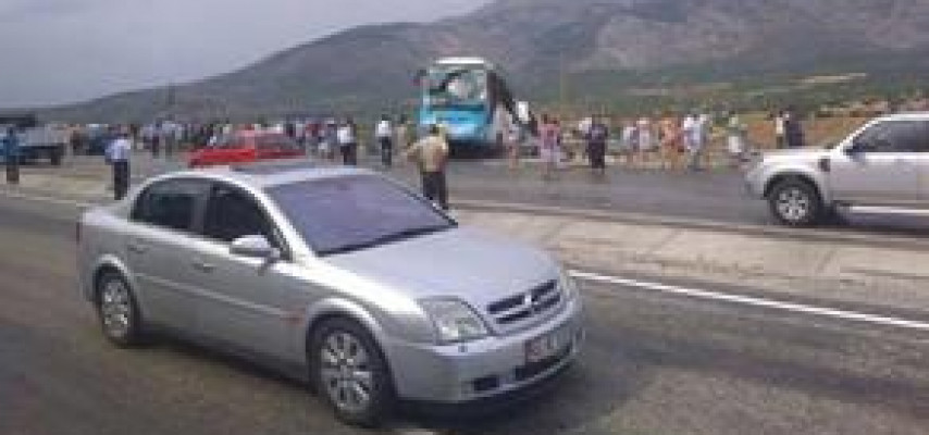 Turistləri daşıyan avtobus aşıb: 4 ölü, 38 yaralı