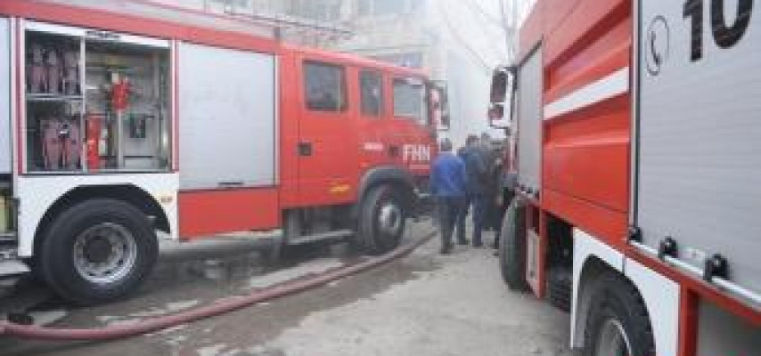 Bakıda piyada keçidi yandı
