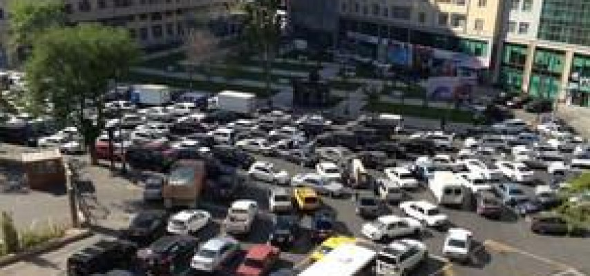 Bakının bəzi yollarında nisbi sıxlıq müşahidə olunur