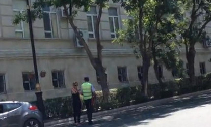 Bakıda telefon şousu: yol polisi kimdən qorxdu?