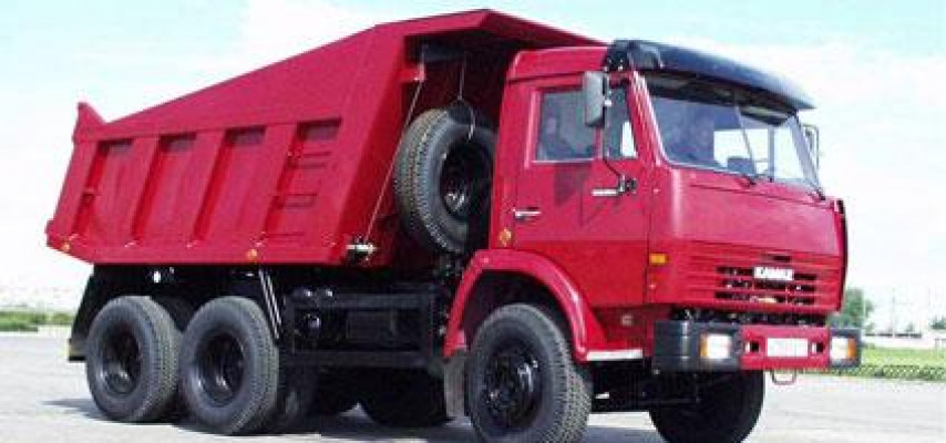 21 yaşlı qızı "KAMAZ" vurdu