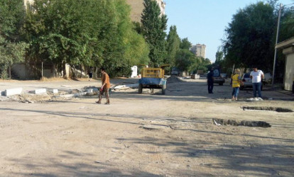 Bakıda daha bir yol yenidən qurulur