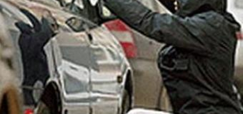 Oğurladığı avtomobili başqasına satdı