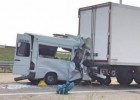Mikroavtobus yük maşınına çırpıldı: 6 ölü, 2 yaralı