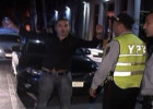Şəkərli sərnişin, sərxoş sürücü və əcnəbinin dosta zəngi – Reyddən VİDEO