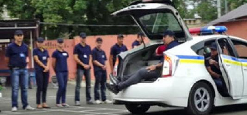 Saakaşvili polis avtomobilinin baqajında getdi