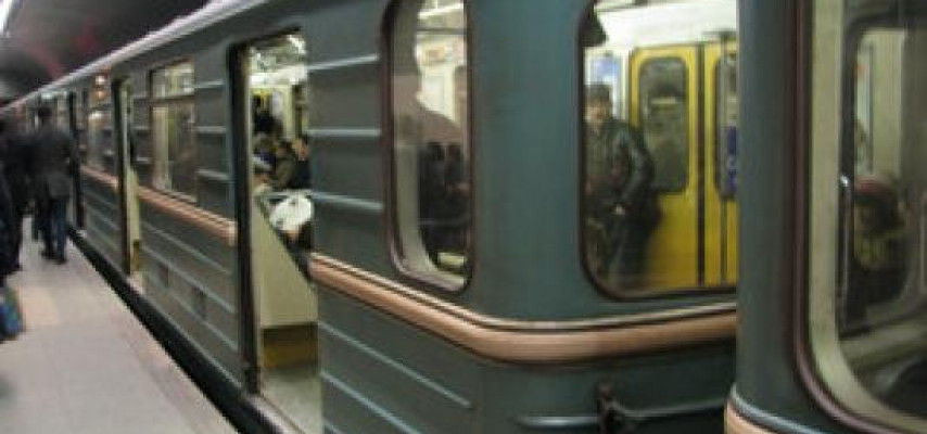Metropoliten: Yeni qərara qədər məlumatların ingilis dilidə səsləndirilməsi daimi olacaq
