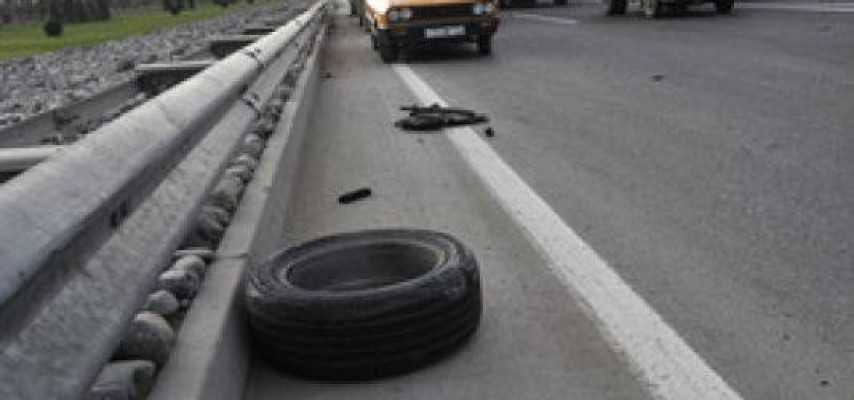 Uşağı vuran avtomobilin sürücüsü qaçıb