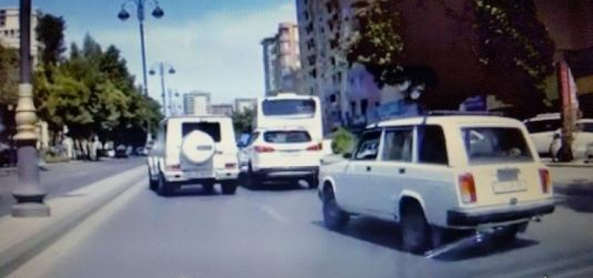 Bir videoda 3 qayda pozuntusu; avtobus, «Galendewagen» və «04»