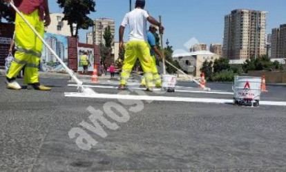 Bakıda yolları rəngləməyə başladılar – FOTOLAR