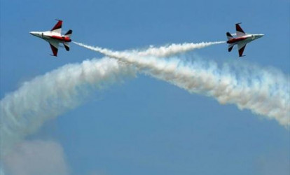 Aviaşou zamanı iki təyyarə toqquşub