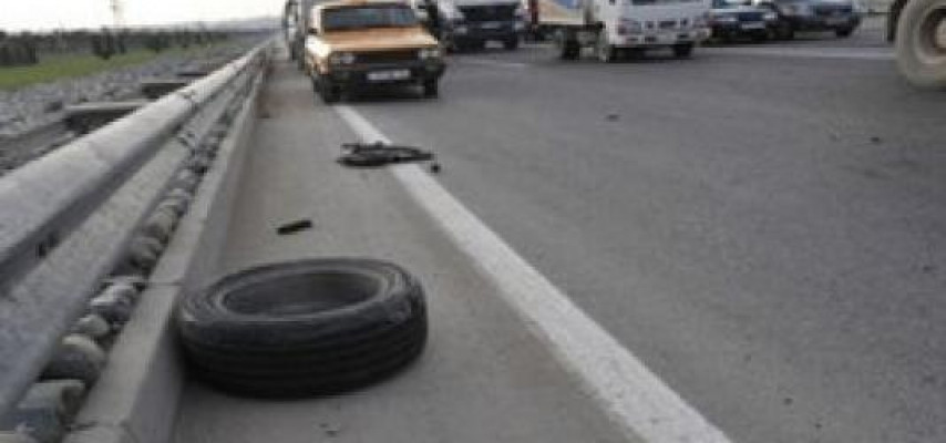 Bakıda yol qəzası baş verib: 3 nəfər xəsarət alıb