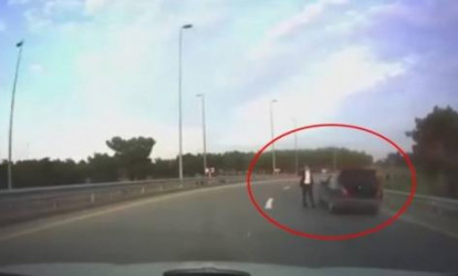 Yolda "benzinpulu" adıyla sürücüləri soyan dələduzun yeni videosu yayıldı