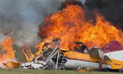 Aviaşouda təyyarə qəzaya uğradı, pilot öldü