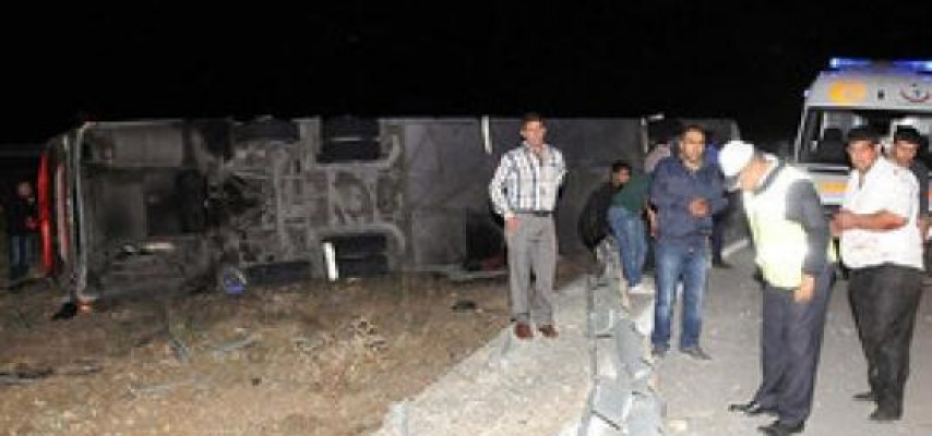 Yol qəzasında 22 nəfər yaralanıb