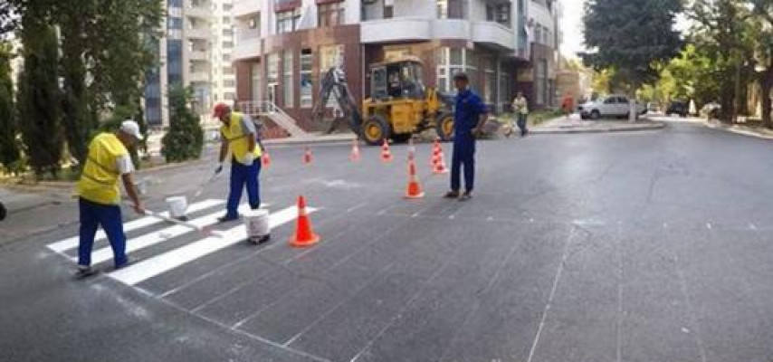 Piyada zolaqlarının rənglənməsinə start verildi – FOTO + VİDEO