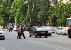 Özlərini təhlükəyə atan məsuliyyətsiz piyadalar