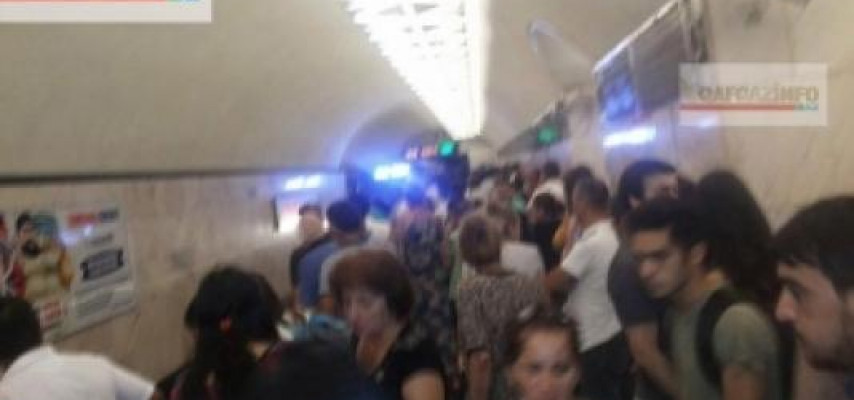 Oğlan intihar məqsədi ilə özünü qatarın altına atdı
