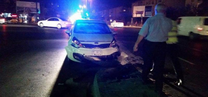 Piyada yola çıxdı, «KİA» səkiyə dırmaşdı