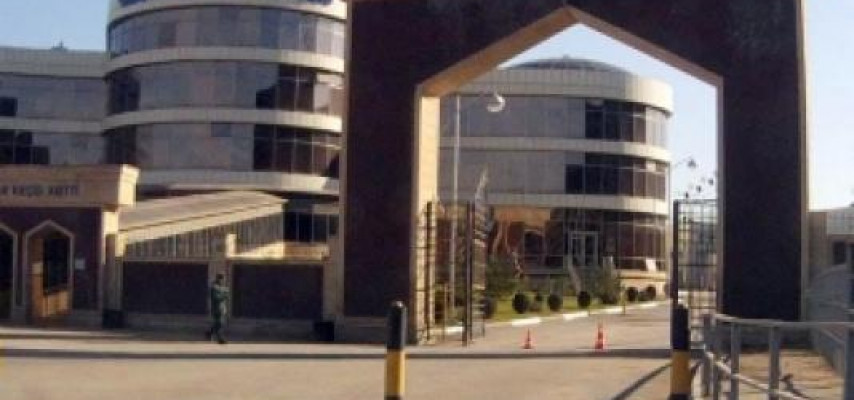“Sınıq Körpü” gömrük keçid məntəqəsində sıxlıq yaranıb