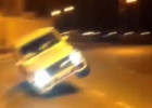 Bakıda “avtoş”luq edən “Gelandewagen” 2 təkər getdi