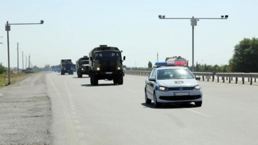Hərbi maşın karvanına girən sürücüləri bu cəzalar gözləyir - DİQQƏT